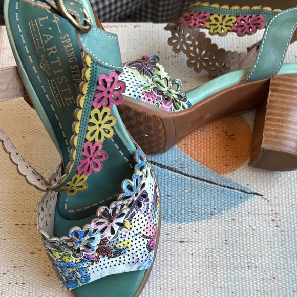 L'Artiste by Spring Step Floral Sandals - Multicolor - Picture 3 of 8